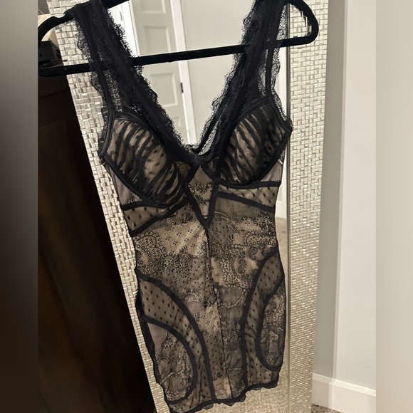 BEBE Bodycon dress - Picture 2 of 5